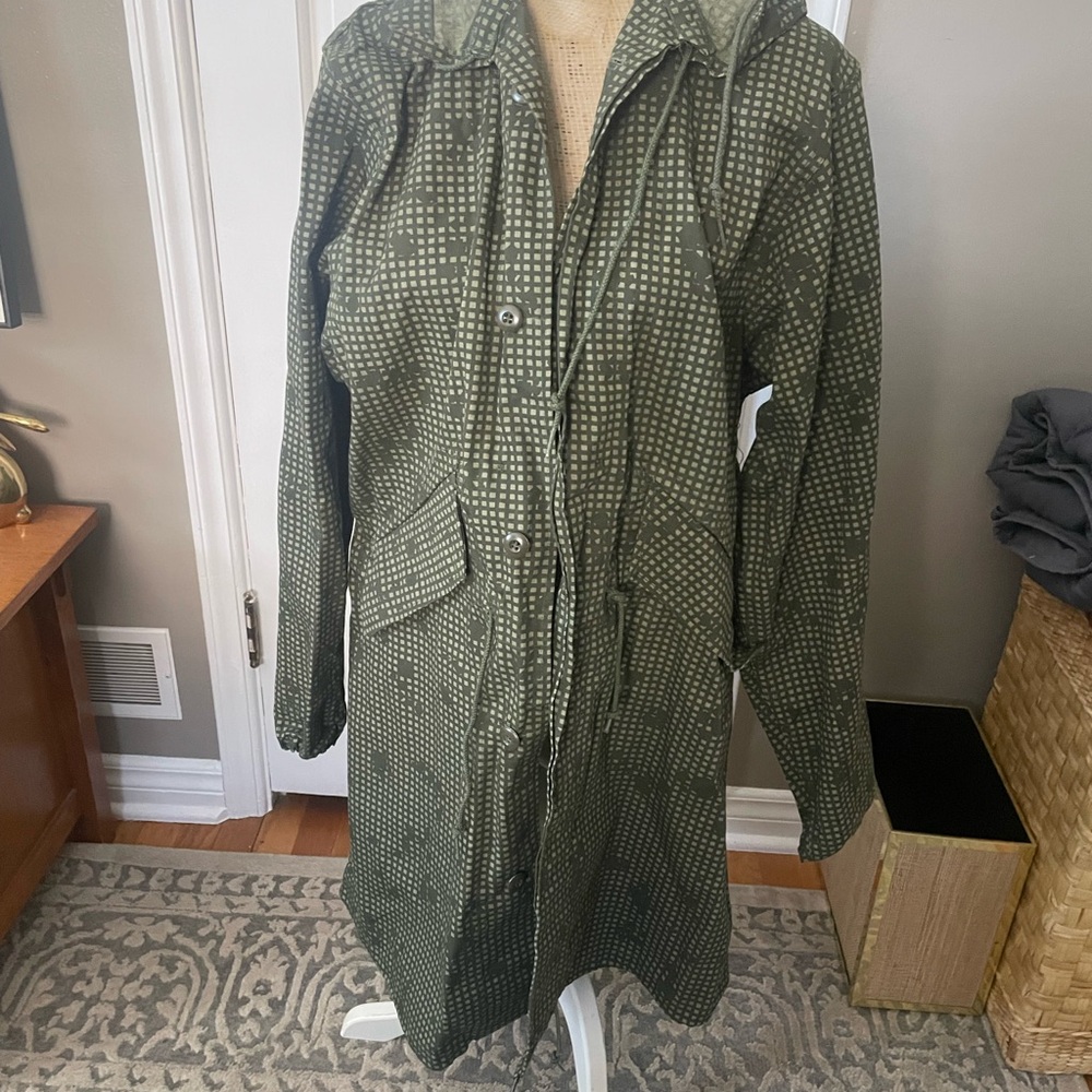Camouflage jacket with hoodie